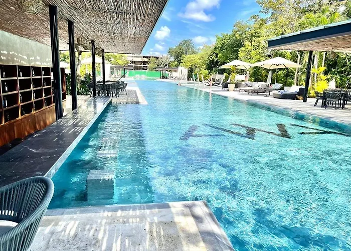 Awa C-103 * Playa del Carmen